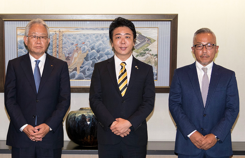 左から日本工営 有元代表取締役社長、福岡市 髙島市長、グルーヴノーツ 最首代表取締役社長 （2020年10月14日 市長表敬にて）